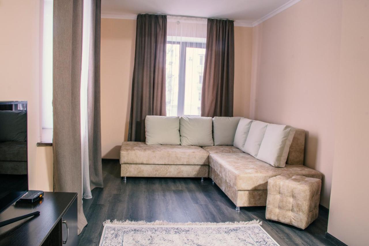 Alplaza Hotel Ustʼ-Kamenogorsk Exterior foto